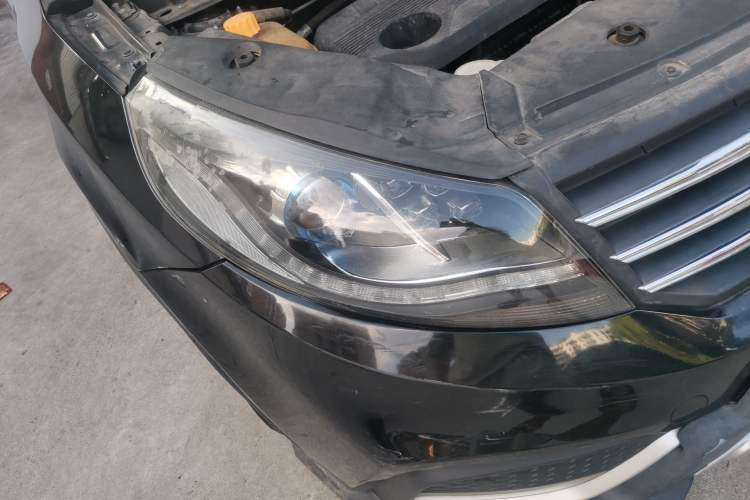 Used Dongfeng Fengon 580 2017 1.5T CVT Smart Style Model Right Front Headlight