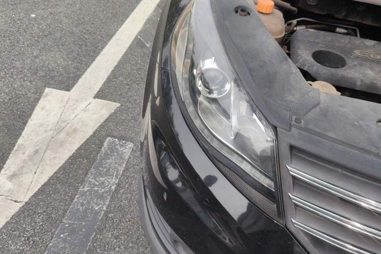 Used Dongfeng Fengon 580 2017 1.5T Manual Luxury Model Right Front Headlight