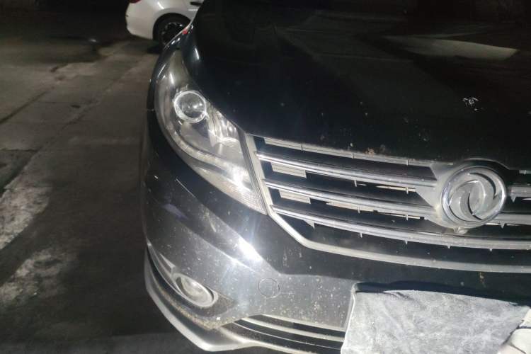 Used Dongfeng Fengon 580 2017 1.5T Manual Luxury Model Right Front Headlight