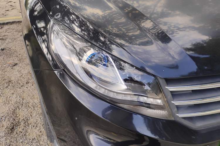 Used Dongfeng Fengon 580 2017 1.5T CVT Smart Connectivity Model Right Front Headlight