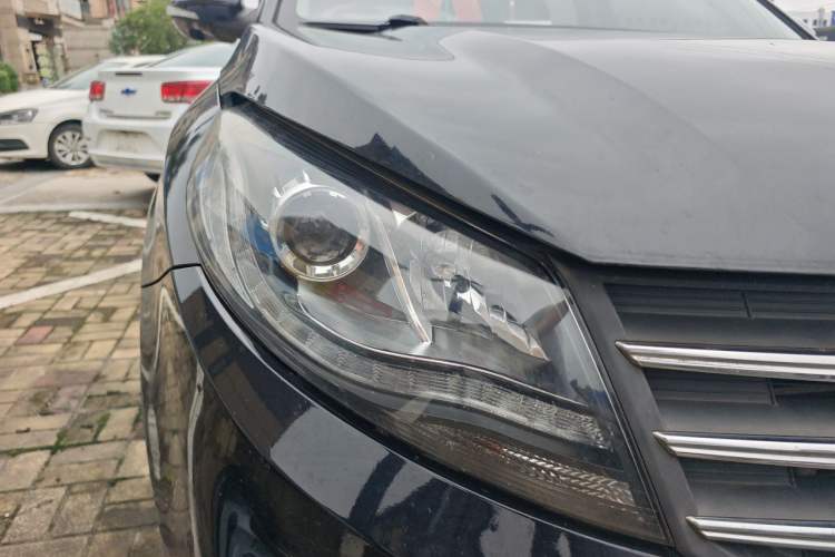 Used Dongfeng Fengon 580 2017 1.5T CVT Comfort Model Right Front Headlight