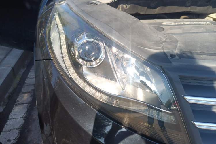 Used Dongfeng Fengon 580 2017 1.5T CVT Comfort Model Right Front Headlight