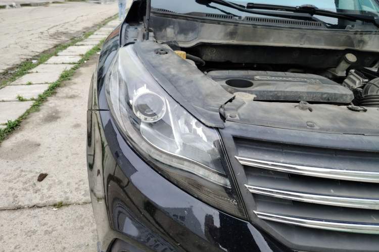 Used Dongfeng Fengon 580 2017 1.5T Manual Luxury Model Right Front Headlight