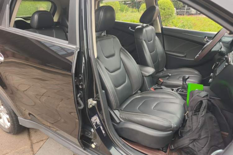 Used Dongfeng Fengon 580 2017 1.8L Manual Comfort Model Right Front Seat