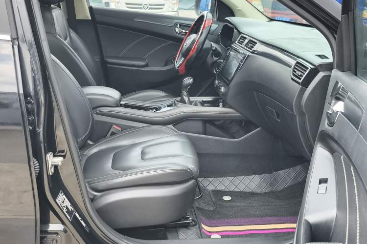 Used Dongfeng Fengon 580 2017 1.5T Manual Luxury Model Right Front Seat