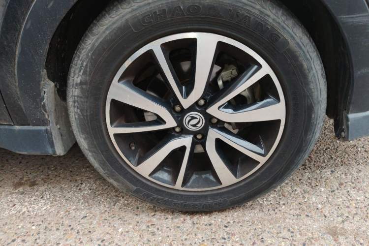 Used Dongfeng Fengon 580 2017 1.5T CVT Luxury Model Right Front Wheel Hub