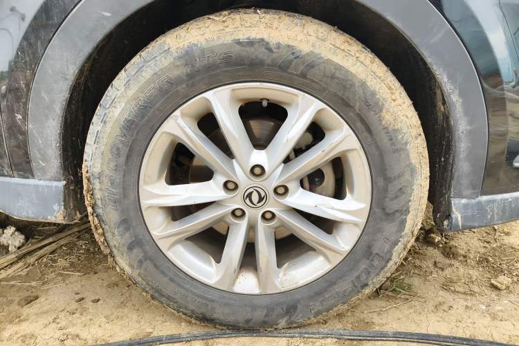 Used Dongfeng Fengon 580 2017 1.8L Manual Comfort Model Right Front Wheel Hub