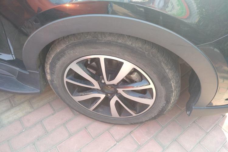 Used Dongfeng Fengon 580 2017 1.5T CVT Luxury Model Right Front Wheel Hub