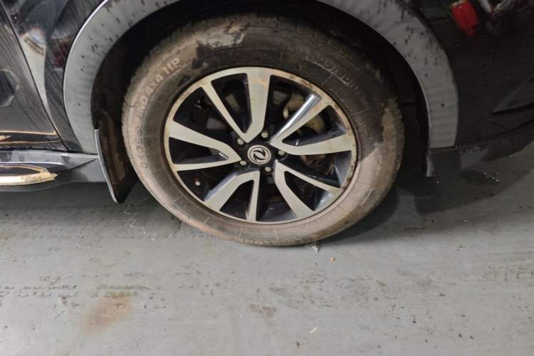 Used Dongfeng Fengon 580 2017 1.5T CVT Luxury Model Right Front Wheel Hub