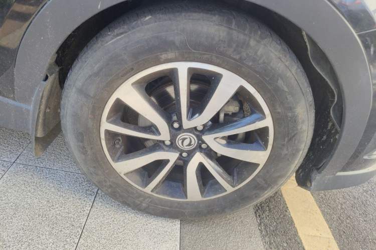 Used Dongfeng Fengon 580 2017 Revised Version 1.5T CVT Luxury Edition Right Front Wheel Hub