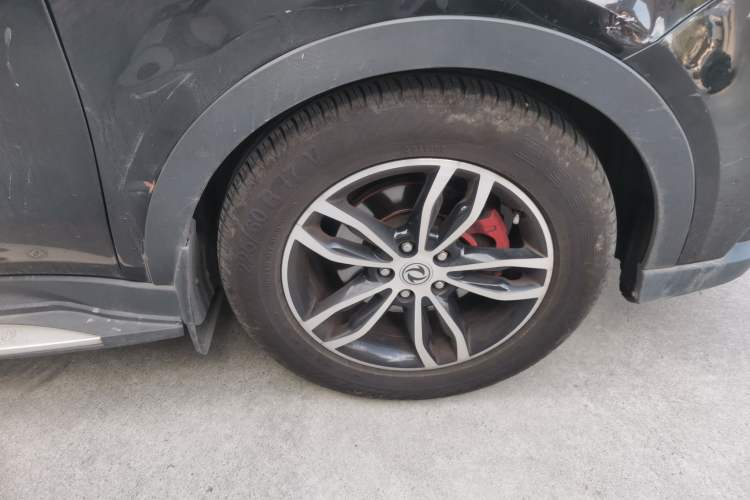 Used Dongfeng Fengon 580 2017 1.5T CVT Smart Style Model Right Front Wheel Hub