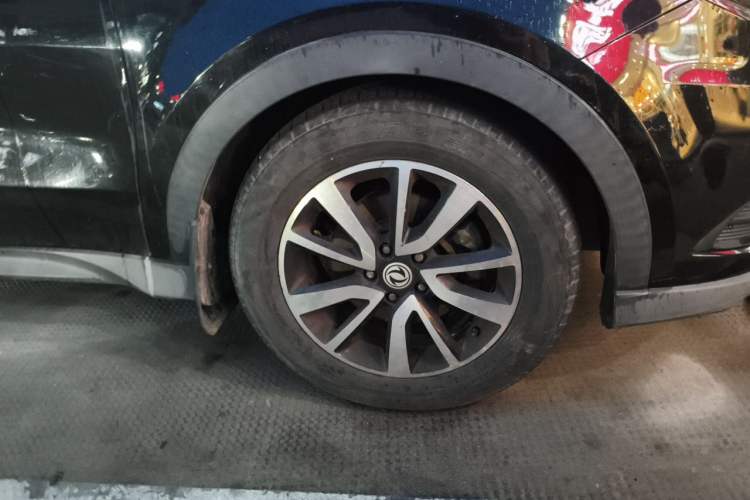 Used Dongfeng Fengon 580 2017 1.5T CVT Luxury Model Right Front Wheel Hub