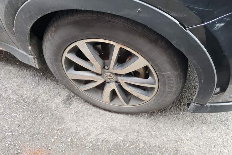 Used Dongfeng Fengon 580 2017 1.5T Manual Luxury Model Right Front Wheel Hub