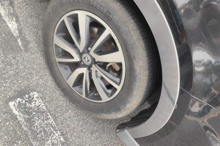 Used Dongfeng Fengon 580 2017 1.5T Manual Luxury Model Right Front Wheel Hub