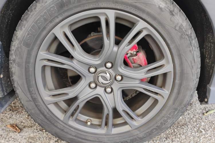 Used Dongfeng Fengon 580 2017 1.5T CVT Smart Connectivity Model Right Front Wheel Hub