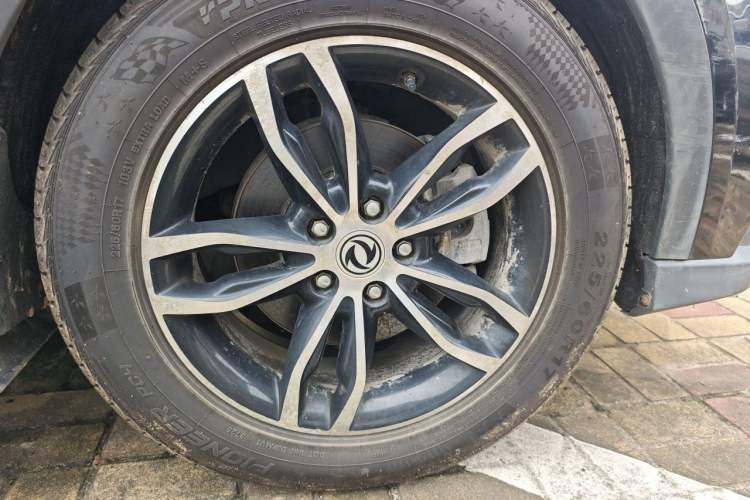 Used Dongfeng Fengon 580 2017 1.5T CVT Comfort Model Right Front Wheel Hub