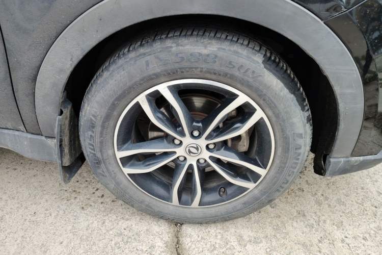 Used Dongfeng Fengon 580 2017 1.5T Manual Luxury Model Right Front Wheel Hub