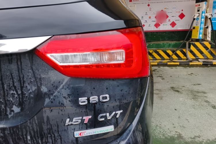 Used Dongfeng Fengon 580 2017 Revised Version 1.5T CVT Luxury Edition Right Rear Taillight