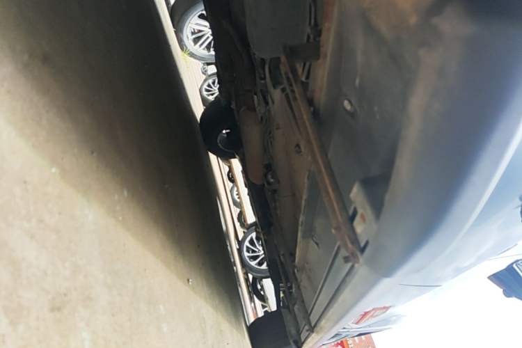 Used Dongfeng Fengon 580 2017 1.5T Manual Luxury Model Right Side Sill