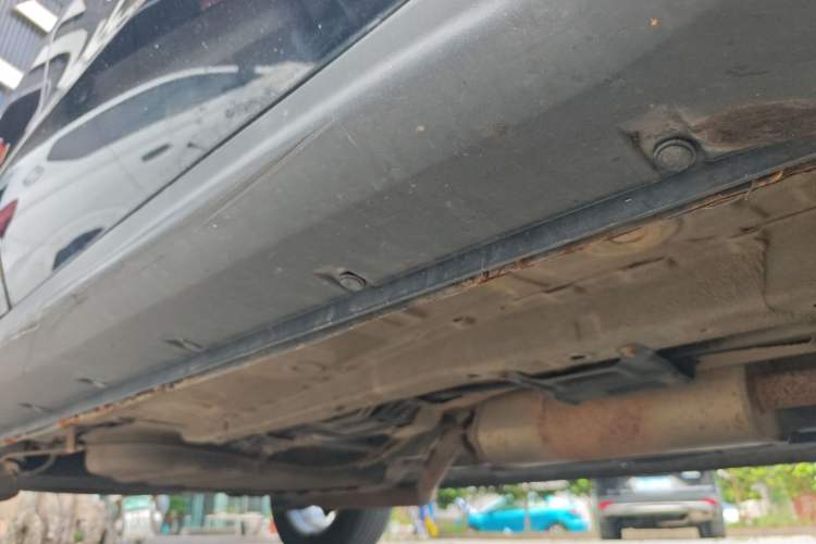 Used Dongfeng Fengon 580 2017 1.8L Manual Comfort Model Right Side Sill