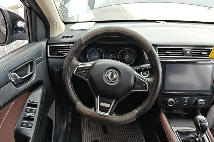Used Dongfeng Fengon 580 2017 1.5T Manual Luxury Model Steering Wheel