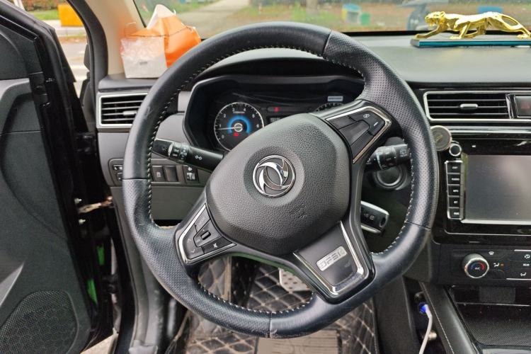 Used Dongfeng Fengon 580 2017 1.5T CVT Comfort Model Steering Wheel
