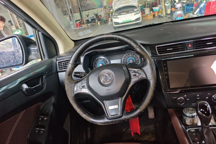 Used Dongfeng Fengon 580 2017 1.5T CVT Luxury Model Steering Wheel