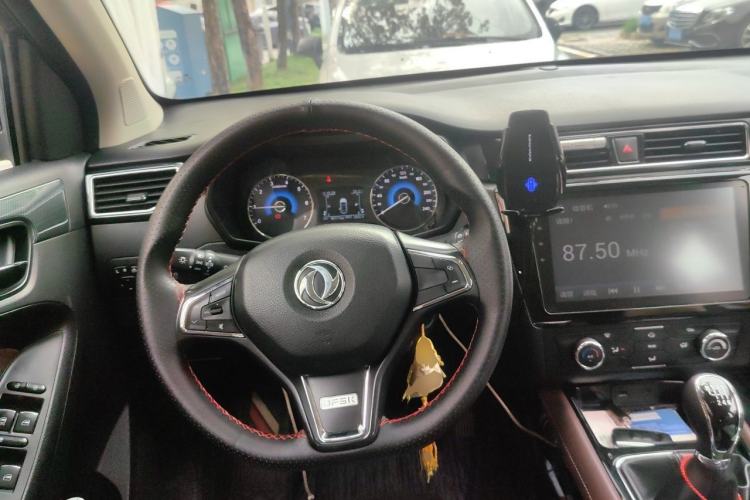 Used Dongfeng Fengon 580 2017 1.5T Manual Luxury Model Steering Wheel