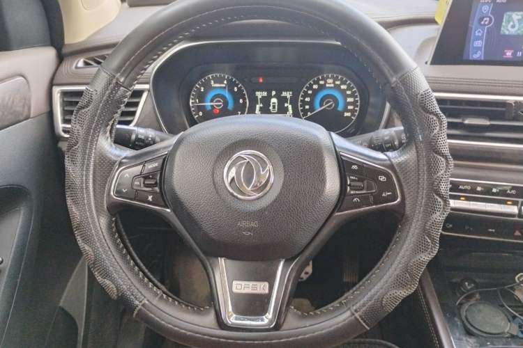 Used Dongfeng Fengon 580 2017 1.5T CVT Smart Connectivity Model Steering Wheel