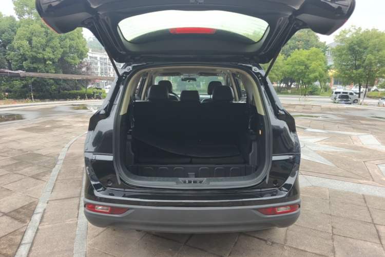 Used Dongfeng Fengon 580 2017 1.8L Manual Comfort Model Trunk