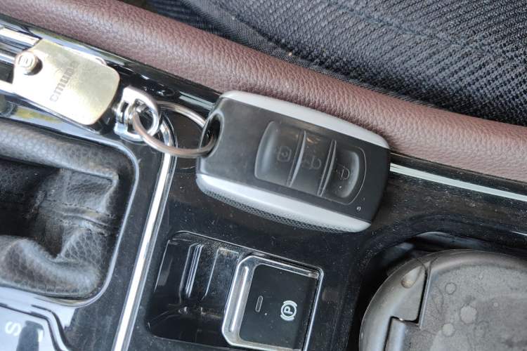 Used Dongfeng Fengon 580 2017 1.5T CVT Luxury Model Vehicle Key