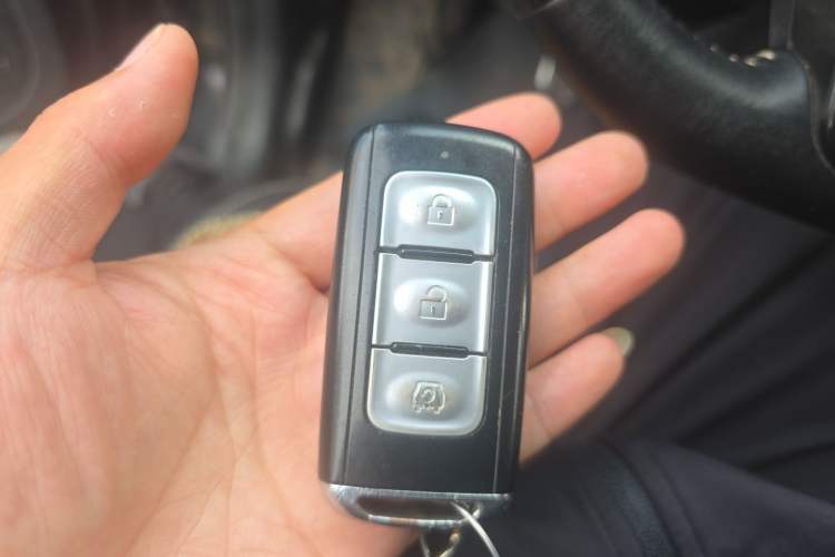 Used Dongfeng Fengon 580 2017 1.5T CVT Smart Style Model Vehicle Key