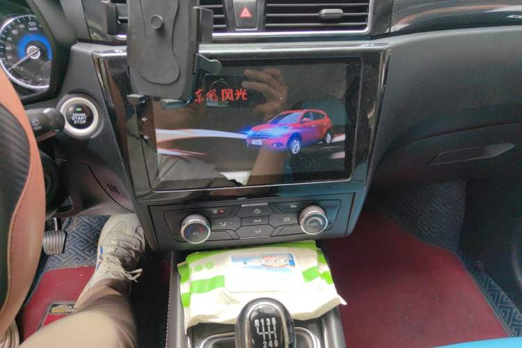 Used Dongfeng Fengon 580 2017 1.5T Manual Luxury Model Audio And AC Panel