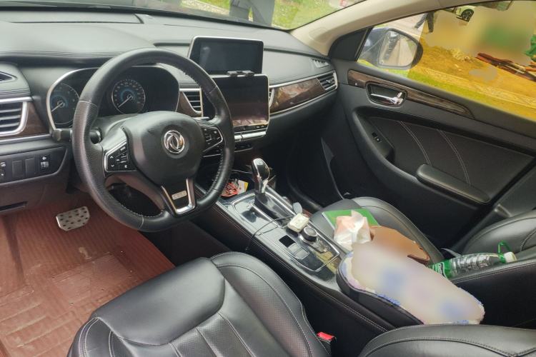 Used Dongfeng Fengon 580 2017 1.5T CVT Smart Style Model Center Console