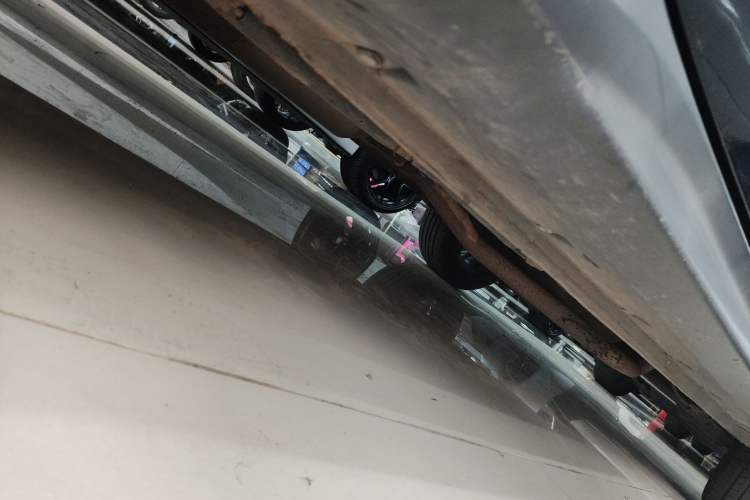 Used Dongfeng Fengon 580 2017 1.5T CVT Luxury Model Chassis Front Left