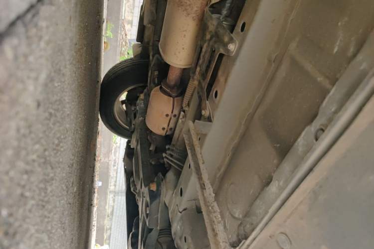 Used Dongfeng Fengon 580 2017 1.8L Manual Comfort Model Chassis Front Right