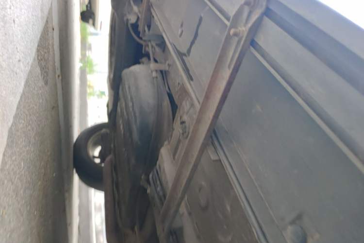 Used Dongfeng Fengon 580 2017 1.8L Manual Comfort Model Chassis Rear Right