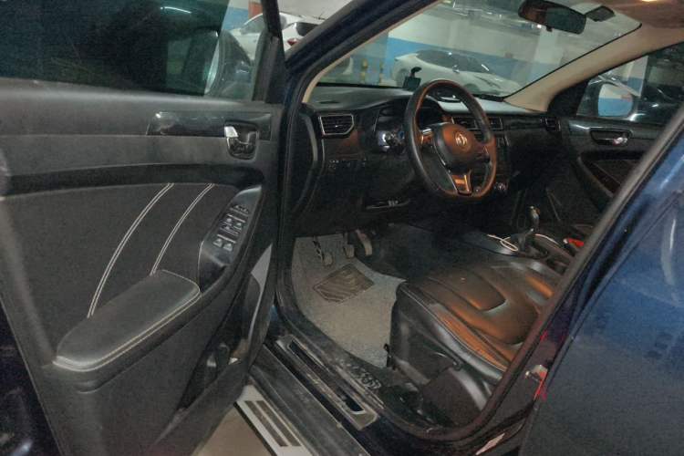 Used Dongfeng Fengon 580 2017 1.8L Manual Comfort Model Driver Seat
