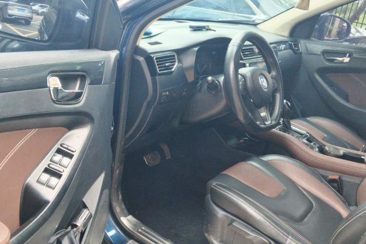 Used Dongfeng Fengon 580 2017 1.5T CVT Luxury Model Driver Seat