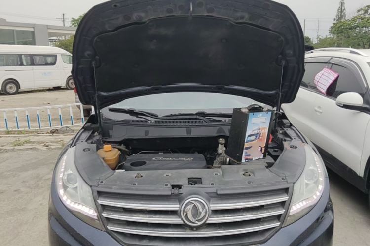 Used Dongfeng Fengon 580 2017 1.5T Manual Luxury Model Engine Bay