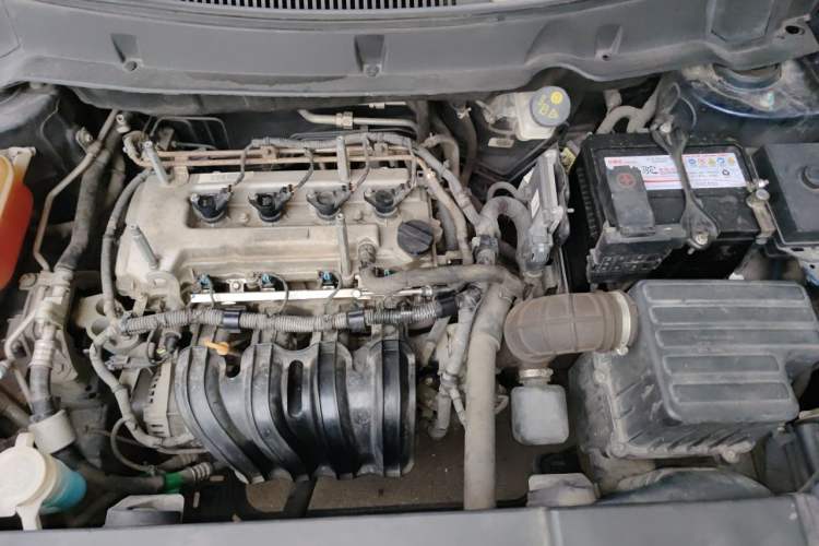 Used Dongfeng Fengon 580 2017 1.8L Manual Comfort Model Engine Bay