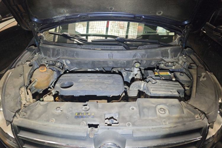 Used Dongfeng Fengon 580 2017 1.5T Manual Luxury Model Engine Bay