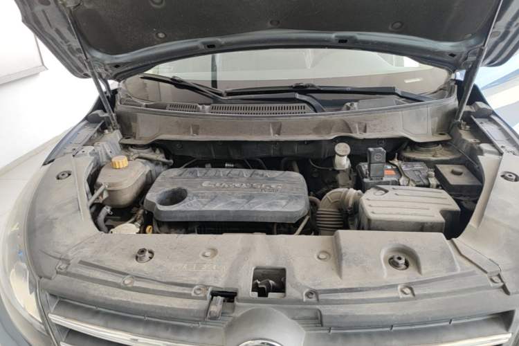 Used Dongfeng Fengon 580 2017 1.5T CVT Luxury Model Engine Bay