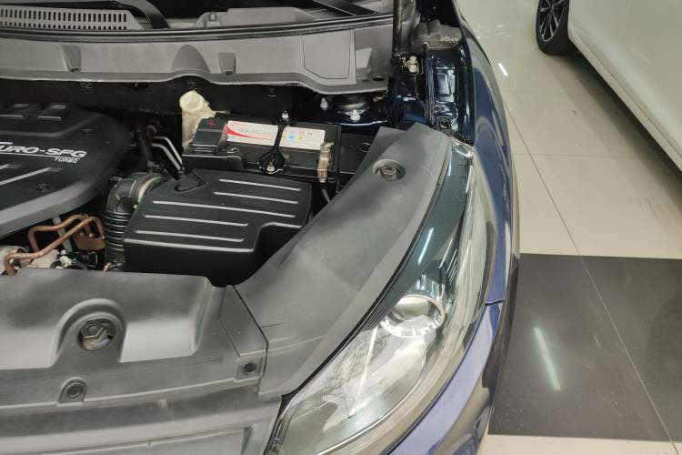 Used Dongfeng Fengon 580 2017 1.5T CVT Luxury Model Engine Bay Left