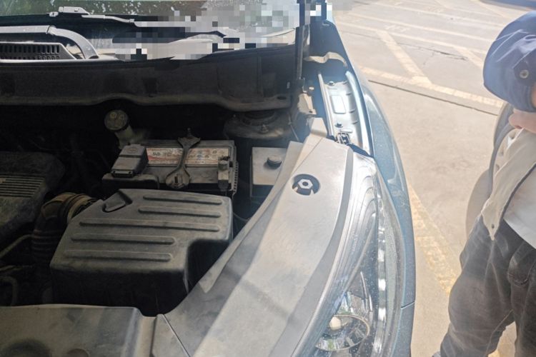 Used Dongfeng Fengon 580 2017 1.5T CVT Comfort Model Engine Bay Left