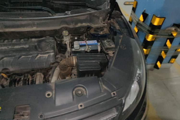 Used Dongfeng Fengon 580 2017 1.8L Manual Comfort Model Engine Bay Left