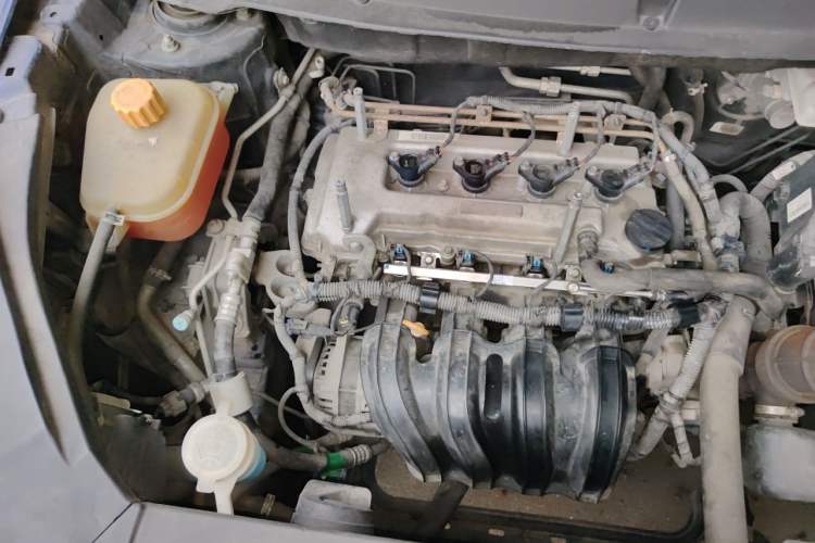 Used Dongfeng Fengon 580 2017 1.8L Manual Comfort Model Engine Bay Right