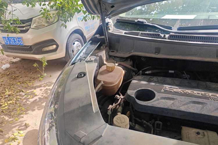 Used Dongfeng Fengon 580 2017 1.5T CVT Comfort Model Engine Bay Right