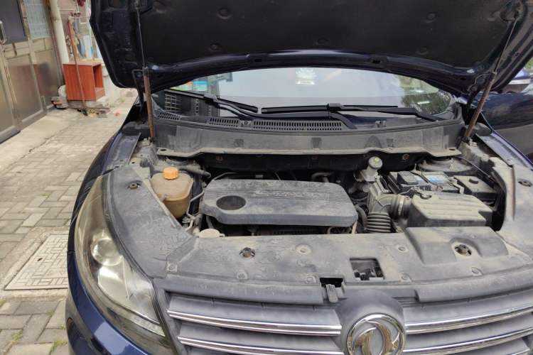 Used Dongfeng Fengon 580 2017 1.5T Manual Luxury Model Engine Bay Right