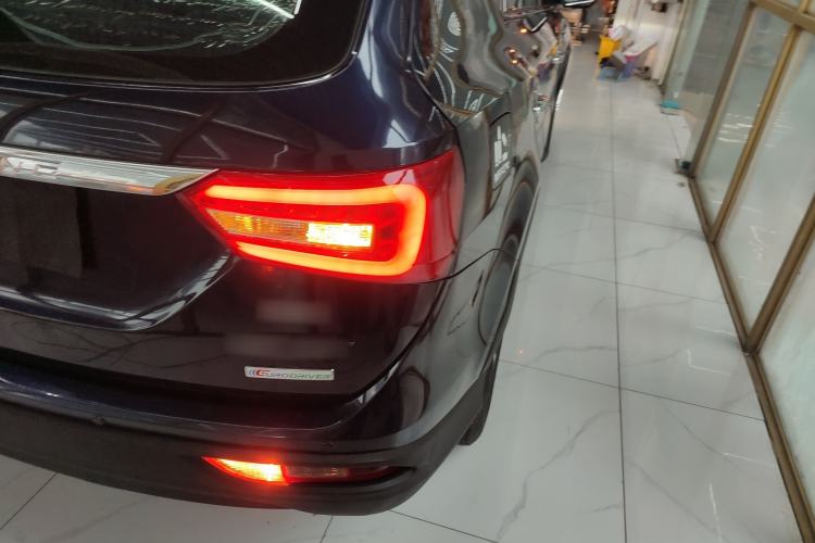 Used Dongfeng Fengon 580 2017 1.5T CVT Luxury Model Exterior 6